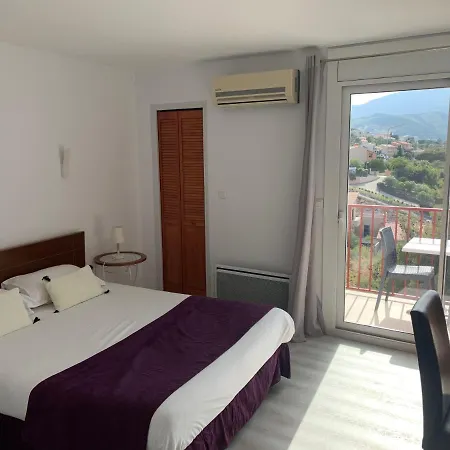 ホテル ル カタラン 3*